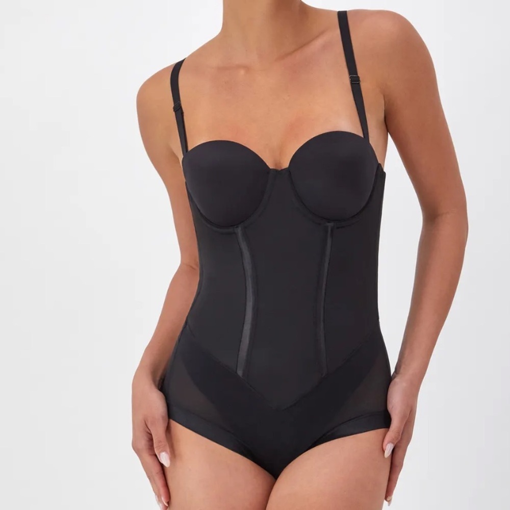 M Madenform Ultra Firm Convertible Body
Shaper Built In Underwire Bra size 34D